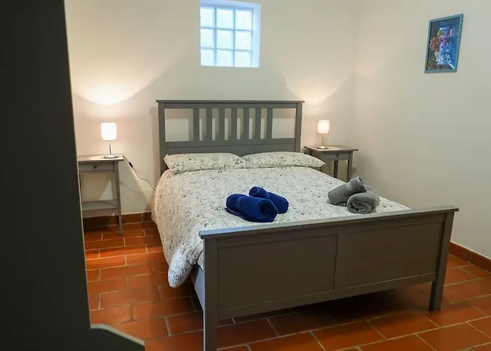 Villa Secluded Front With Boat