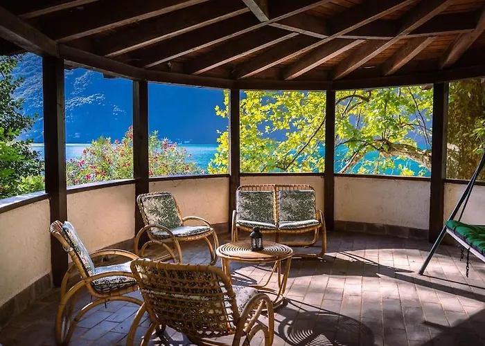 Secluded Front With Boat * Valsolda